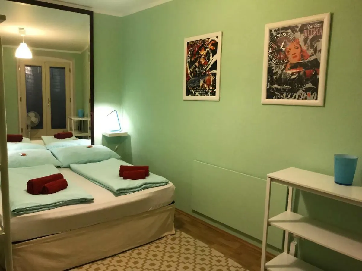 Apartment The Barts City Center - Self Check-In Vienna Austria